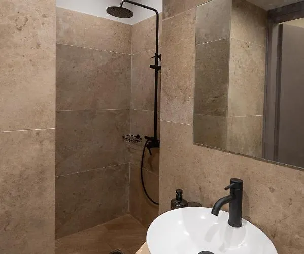 Leo * Каламата